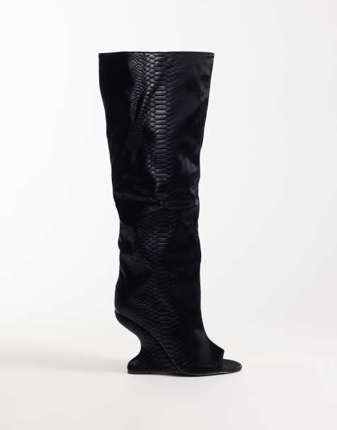 Azalea Wang botas destalonadas hasta la rodilla negras efecto serpiente - view 1