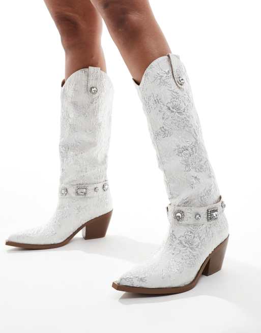 Azalea Wang - Bridal Bavani - Stivali al ginocchio stile western bianchi con ricami, 2 di 4