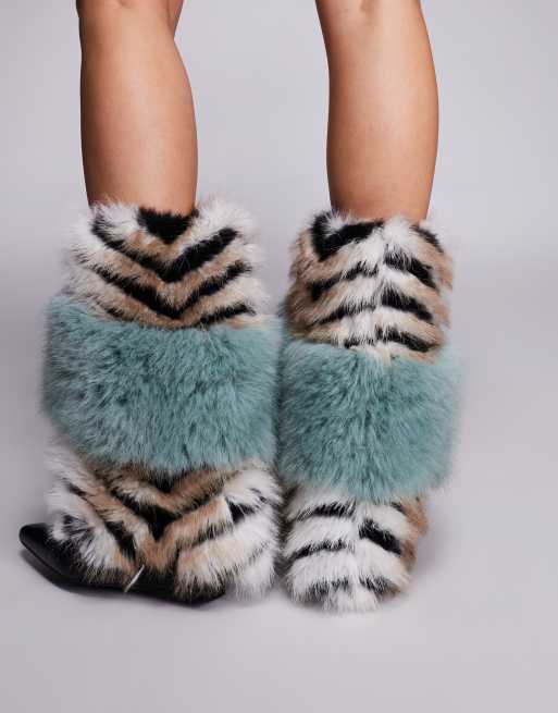Azalea Wang – Brienne – Bunte Stiefeletten aus Kunstpelz mit hohem Schaft und Keilabsatz, 4 von 4