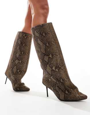 Azalea Wang Couturecrazy loose knee boots in snake-Red