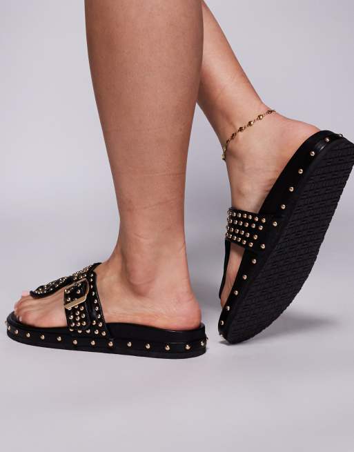 Azalea Wang – Daisychain – Sandalen in Gold mit Nietenbesatz und Schnallendetail, 4 von 4