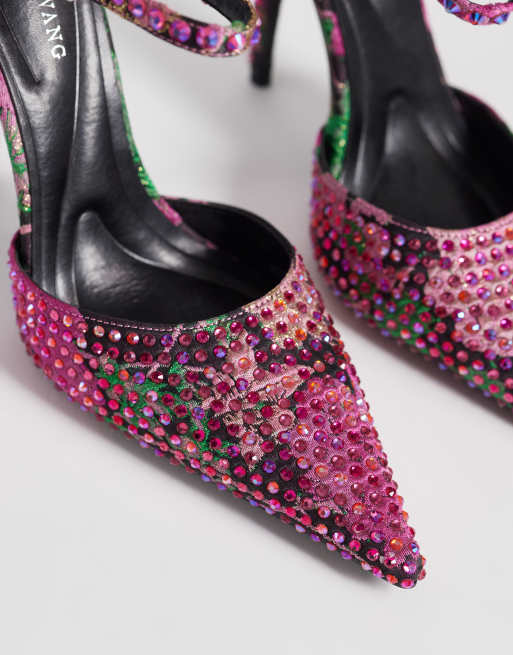 Azalea Wang – Daiyya – Rosa pumps med klack och nitar, 3 av 4