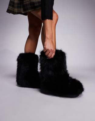 Azalea Wang - Dipa - Bottines duveteuses - Noir | ASOS