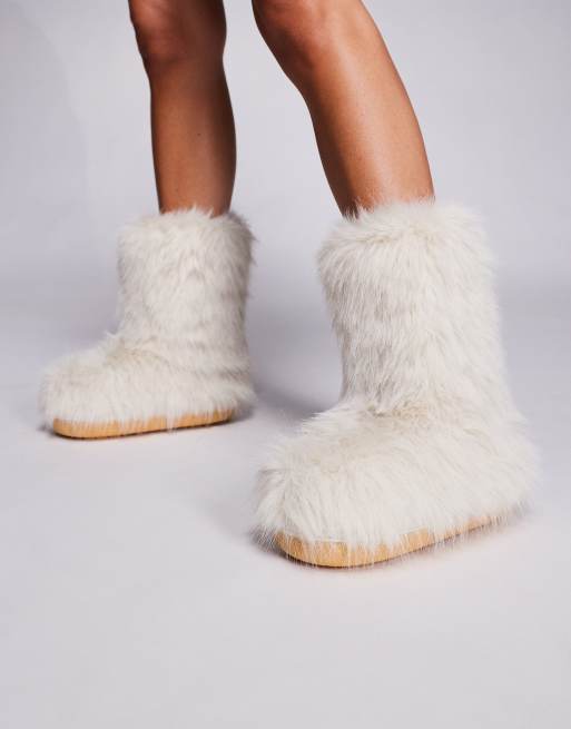 Azalea Wang Dipa furry ankle boots in ivory