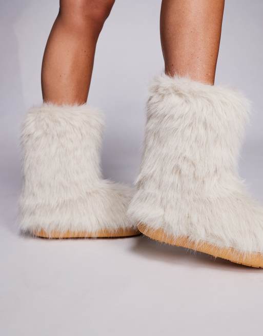 Azalea Wang Dipa furry ankle boots in ivory
