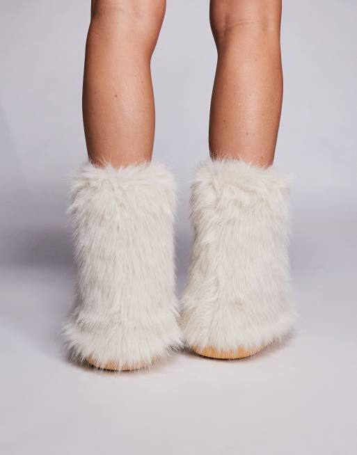 Azalea Wang Dipa furry ankle boots in ivory