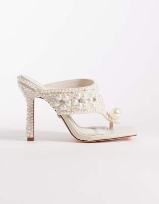 Azalea Wang Ellaruth Toe Post Heeled Sandals In White