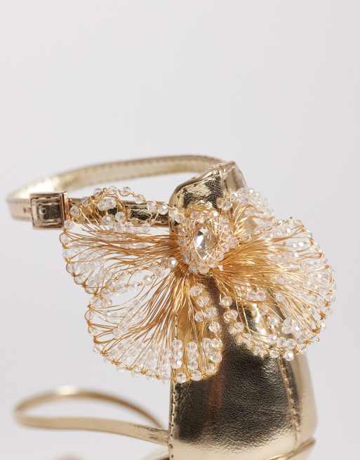 Azalea Wang Evanthe heeled sandals with flower detail in gold, 2 of 4