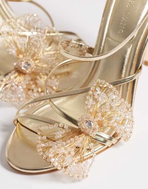 Azalea Wang Evanthe heeled sandals with flower detail in gold, 4 of 4