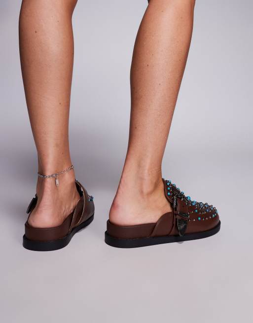 Azalea Wang Flair studded clogs with buckle detail in brown