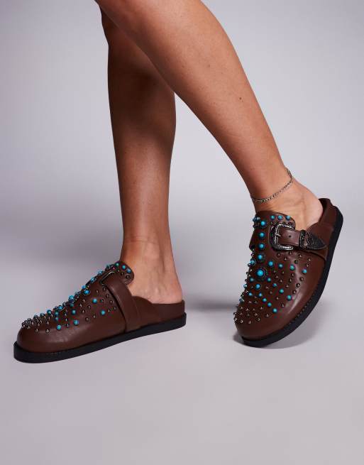 Azalea Wang Flair studded clogs with buckle detail in brown