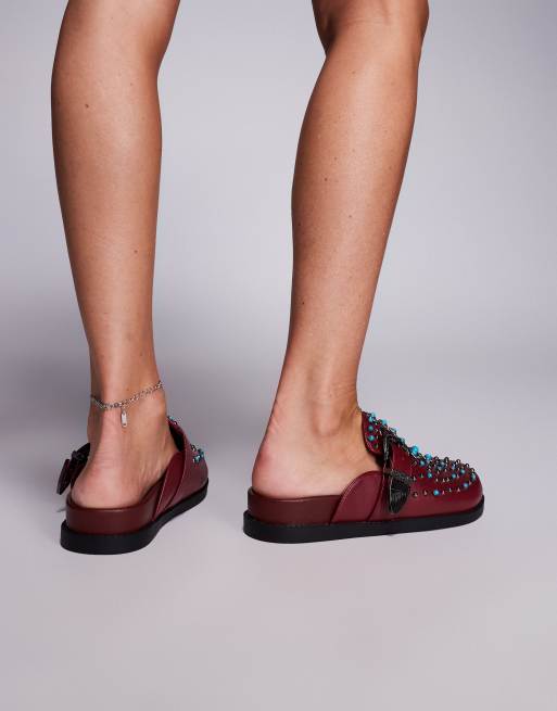 Azalea Wang Flair studded clogs with buckle detail in burgundy