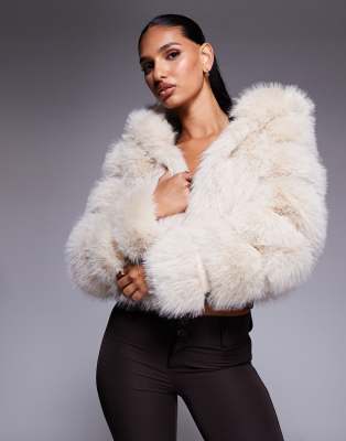 Azalea Wang - Jolene - Manteau court en fausse fourrure avec capuche - Crème-Blanc