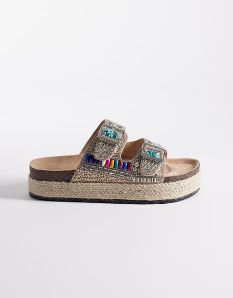 Azalea Wang – Kaylum – Beige, platta sandaler med pärlor - view 1