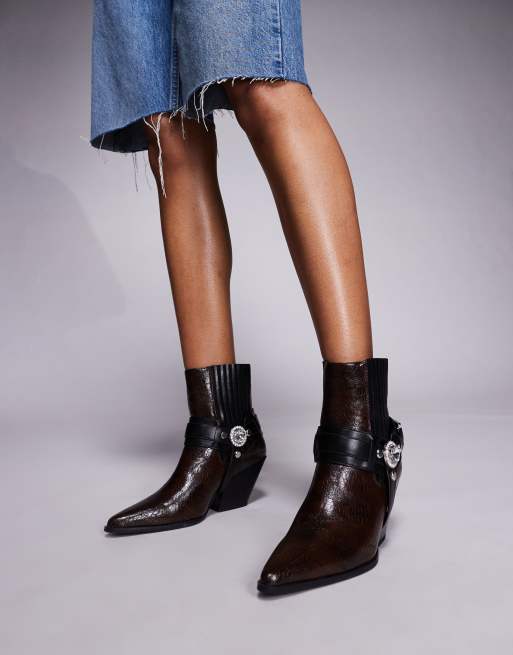 Azalea Wang – Lenkov – Bruna ankelboots med klackar och sele i cowboystil, 3 av 4