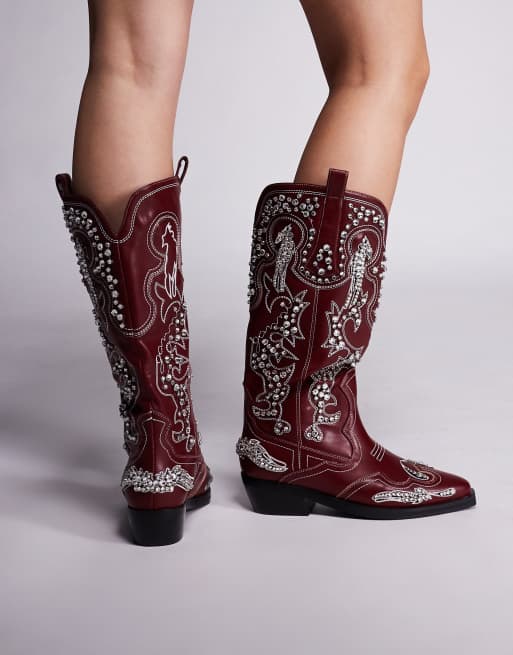 Azalea Wang – Maisie – Rote Cowboystiefel mit Verzierungen in Silberoptik, 3 von 4
