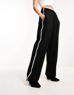 AZALEA WANG Azalea Wang Maymay hybrid jogger boots in black