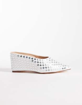 Azalea Wang Neiza Wedge Mules With Studs In White