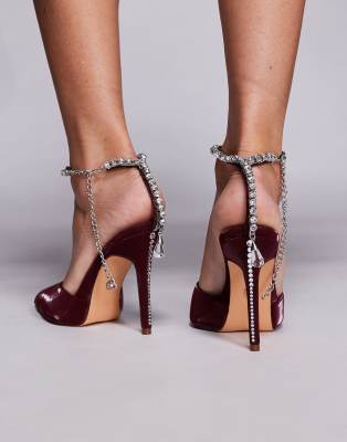 Azalea Wang Rabindra Embellished Chain Detail Heels In Red
