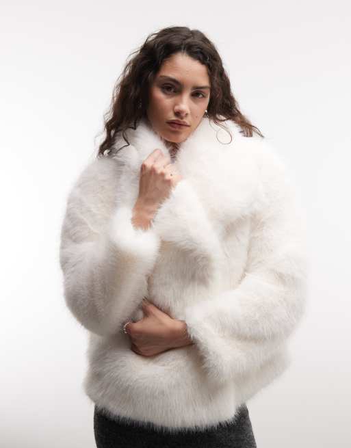 Azalea Wang Regina płaszcz z faux-fur w kolorze off white, 4 z 4