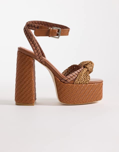 Azalea Wang – Sahara – Sandaletten in Braun mit gewebtem Design und Plateausohle - view 1
