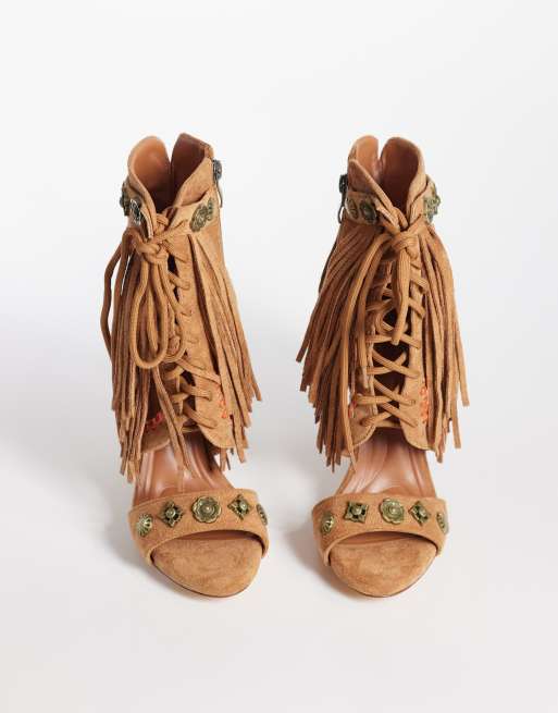 Azalea Wang - Salgado - Sandali con tacco in camoscio color cuoio con frange, 2 di 4