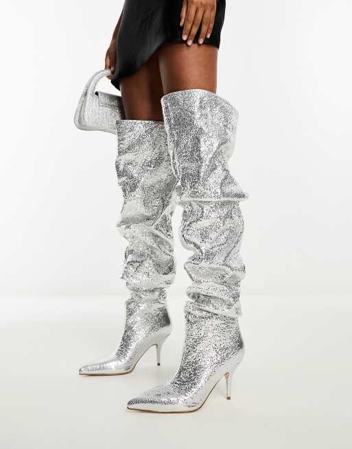 Azalea Wang – Seira – Overknee-Stiefel in Silber mit gerafftem Schaft