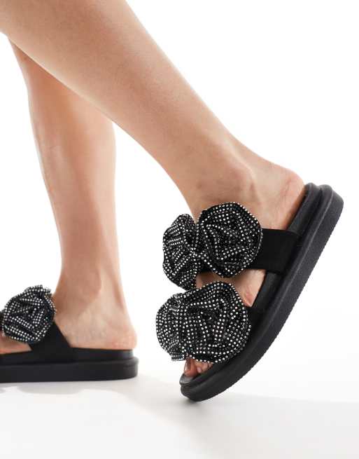 Azalea Wang – Stillwater – Verzierte Rosettensandalen in Schwarz