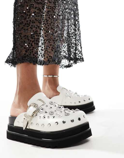 Azalea Wang - Swiftly - Scarpe basse bianche stile western con dettagli in metallo