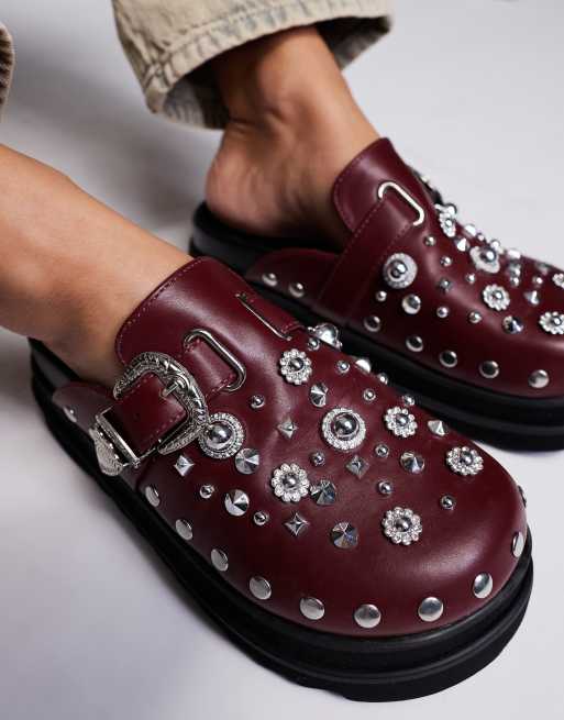 Azalea Wang Swiftly Scarpe basse stile western bordeaux con dettaglio in metallo ASOS