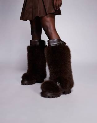 Azalea Wang - Tomlee - Kniehohe, flauschige Stiefel in Schokobraun mit dicker Sohle-Brown