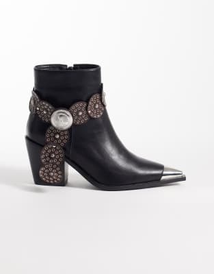 Verrill studded belt western boots in black