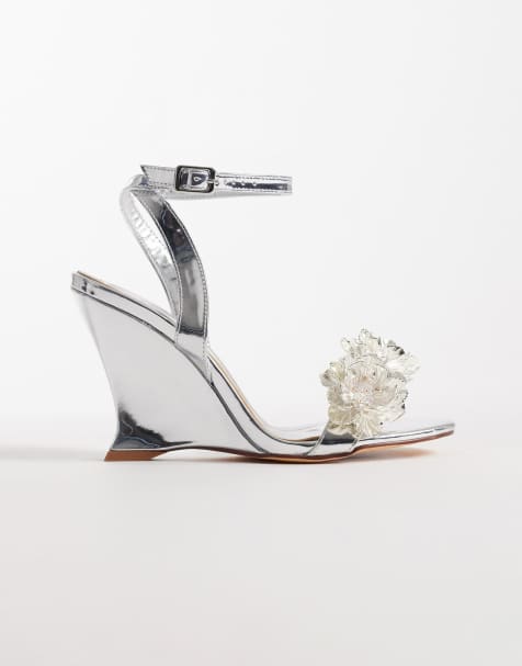 Azalea Wang – Winters – Silverfärgade sandaler med kilklackar och blommor - view 1