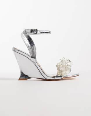  Winters wedge sandals with flowers 