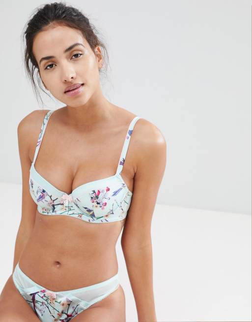  B By Ted Baker - Flight Of The Orient - Set van muntkleurige balconnetbeha & string, 2 van 3
