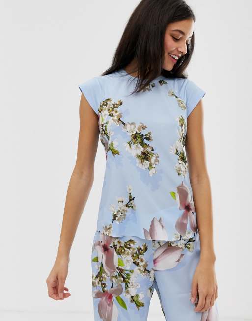 B By Ted Baker Harmony — Komplet niebieskiej piżamy z dżerseju ze wzorem w kwiaty, 2 z 3