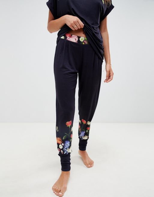 B By Ted Baker Kensington – Blommig t-shirt och joggingbyxor i jersey, 3 av 3