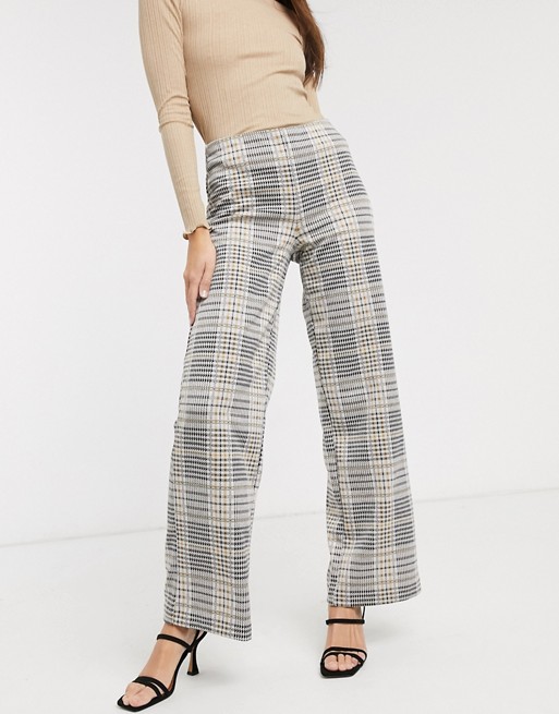b. Young check wide leg suit trouser