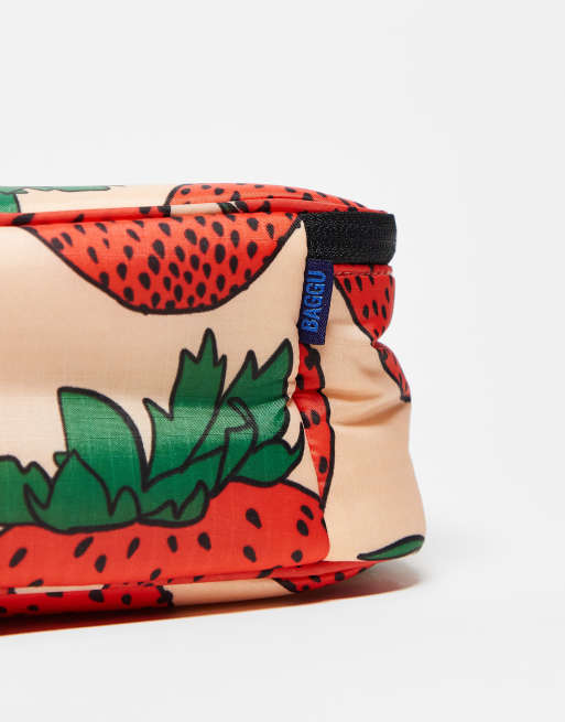 Baggu lunch box in strawberry print, 2 of 3
