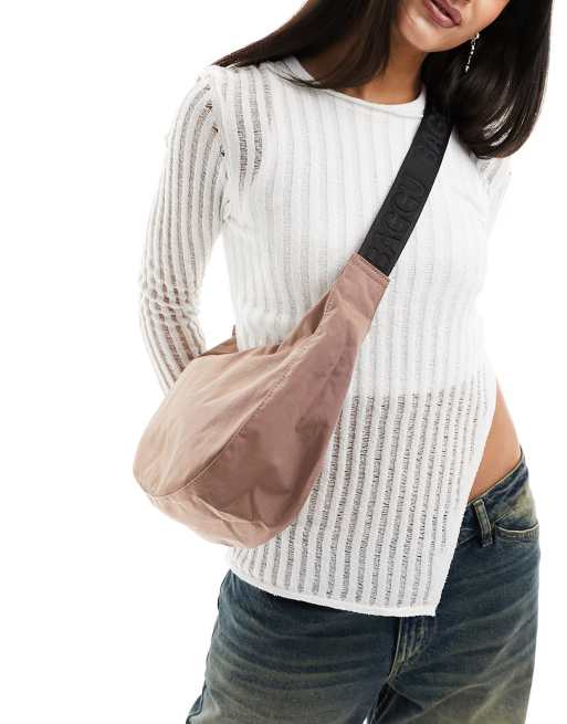 Baggu - Mellemstor og lysebrun crossbody-taske i nylon med halvmåneform, 4 af 4