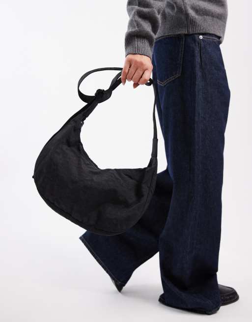 Baggu – Mittelgroße, halbmondförmige Umhängetasche aus Nylon in Schwarz, 3 von 4