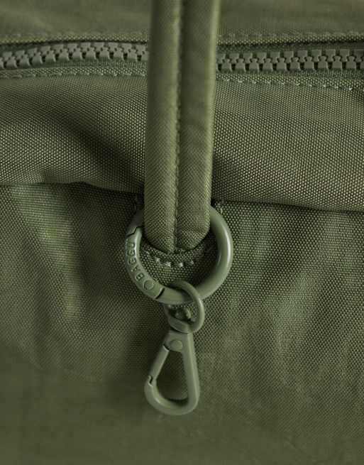 Baggu nylon bowler axelväska i ljus oliv, 3 av 4