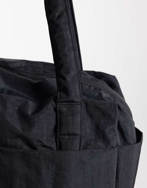 Baggu small cloud carry-on tote bag in black, 3 of 4
