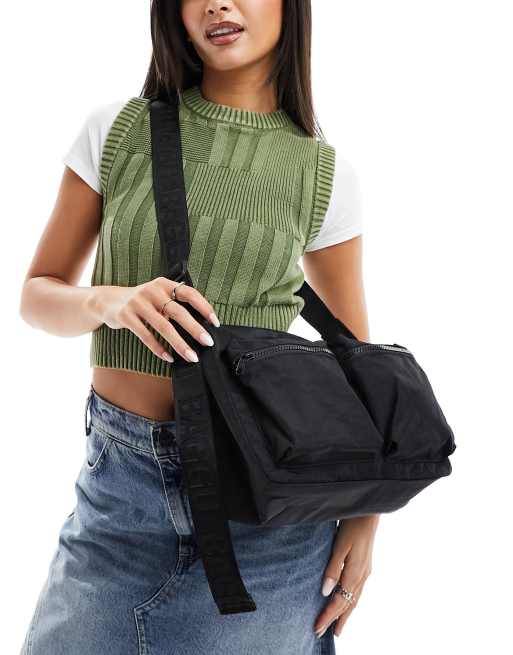 Baggu – Svart mellanstor axelremsväska i nylon och cargostil, 4 av 4