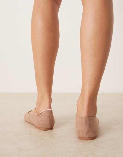 Bailarinas beis con puntera fina de antelina Ludo de ASOS DESIGN Wide Fit, 3 de 4