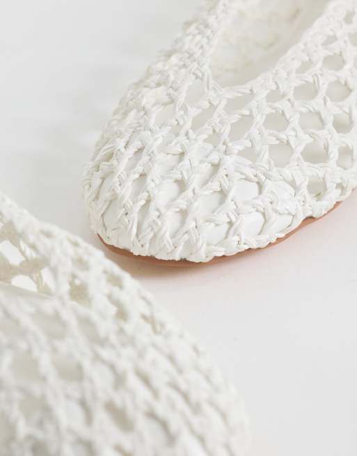 Bailarinas blancas con diseño entretejido Rhodes de Public Desire, 4 de 4