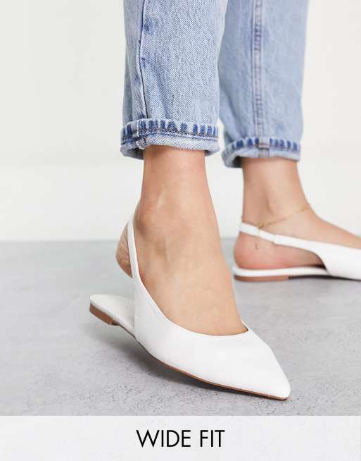 Bailarinas blancas con tira talonera y puntera fina Lala de ASOS DESIGN Wide Fit