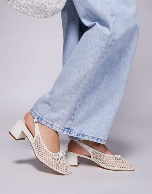 Bailarinas blancas de tacón con detalle de lazo de malla Lover de Public Desire