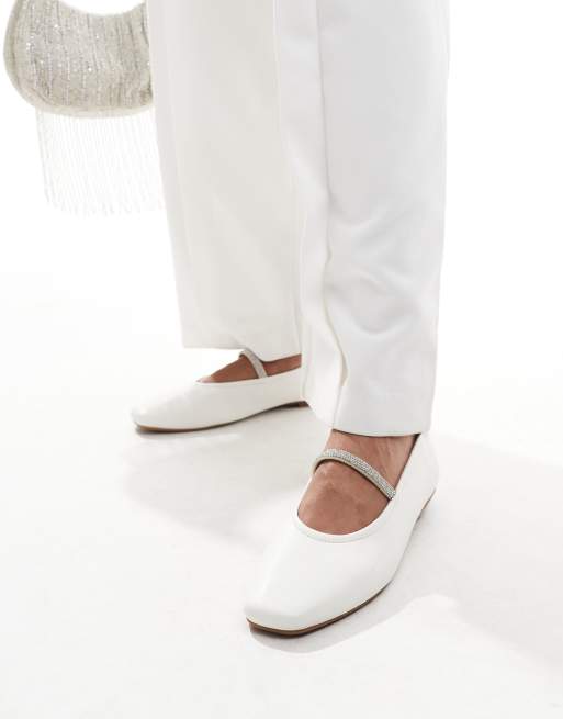 Bailarinas blanco marfil con correa y detalle de hebilla de SEQWL