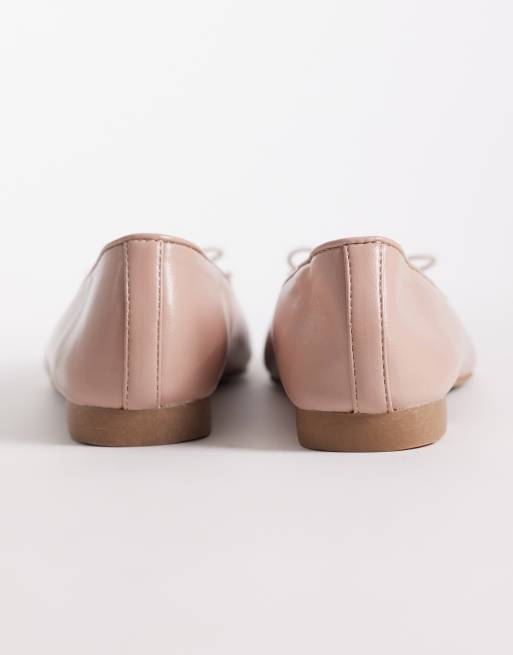 Bailarinas color topo con lazo Lion de ASOS DESIGN Wide Fit, 4 de 4